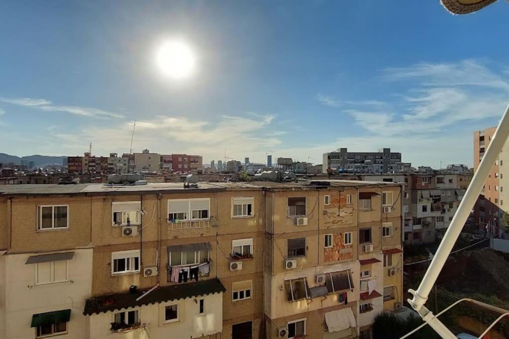 Cozy Sunlit Apartment With Scenic Balcony View Tirana Buitenkant foto